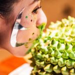 Ally Chiu Instagram - 你 好 我是來自一個叫做愛心星球的公主 我似人非人 喜歡嘗試各種沒見過的美食 我的喜好都呈現在我的心上 當我感受到愉悅時 我便會亮起燈來 語畢 @we_are_831 《愛了愛了》聽起來好嗎😌！！！ 新型愛心你們都學起來了嗎？ 沒錯沒錯我又跳舞了🤓