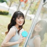 Ally Chiu Instagram - 這是一個夢寐以求的工作回憶 在這裡 我們盡情的玩耍 拍攝 無止盡的綻放彼此的笑容 彼此重拾 那個最純真 最美好 也最愛笑的我們 不知道從何時開始 照片裡的露齒笑 逐漸減少 小時候因為大暴牙被取笑 選擇了最傳統的鋼牙牙套 現在因為上鏡想追求更完美的牙型 所以再次戴上牙套 距離上次戴牙套已經是10年前 我是非常的期待又緊張🥹 這次選擇Zenyum綻雅隱形牙套 除了價格透明外 有三種隱形牙套方案都是均一價 因為工作的關係無法到處去診所評估 現在還提供了線上初步評估 上傳四張牙齒照片交由專業醫師評估 能先了解自己是否適合配戴 確認後就會有專員 幫你預約看診時間 還會針對住所 提供與你最鄰近的診所 非常的方便 我相信在每個階段裡 無論外在 內在 都會有想邁向更理想的樣貌與狀態 @zenyum.tw 也推薦給你們 一起變得更漂亮❤️ 期待重新戴上牙套不知道會變成怎樣的我😌 透過我的專屬連結評估 直接現折1,000元 即日起至3/31 於牙套付款前完成指定任務 隱形牙套最高疊加折扣13000元！ 🔗https://bit.ly/3U6pHBN 可以到限動點選喔 @zenyum.tw #Zenyum #SmileMore #綻雅台灣