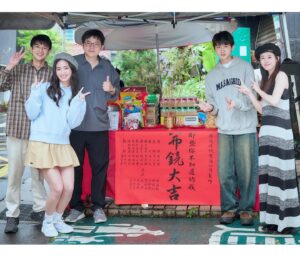 Ally Chiu Instagram - 🎬
跟一群漂亮帥氣又認真的寶貝們

《#那些你不知道的我》 
期待與你們見面🫶🏻❤️