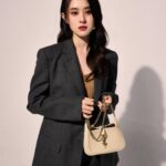 Ally Chiu Instagram - 🩶🖤 每一個鏡頭都略有那0.0001的不同 這一瞬間使每個你皆獨一無二 @gucci #gucci