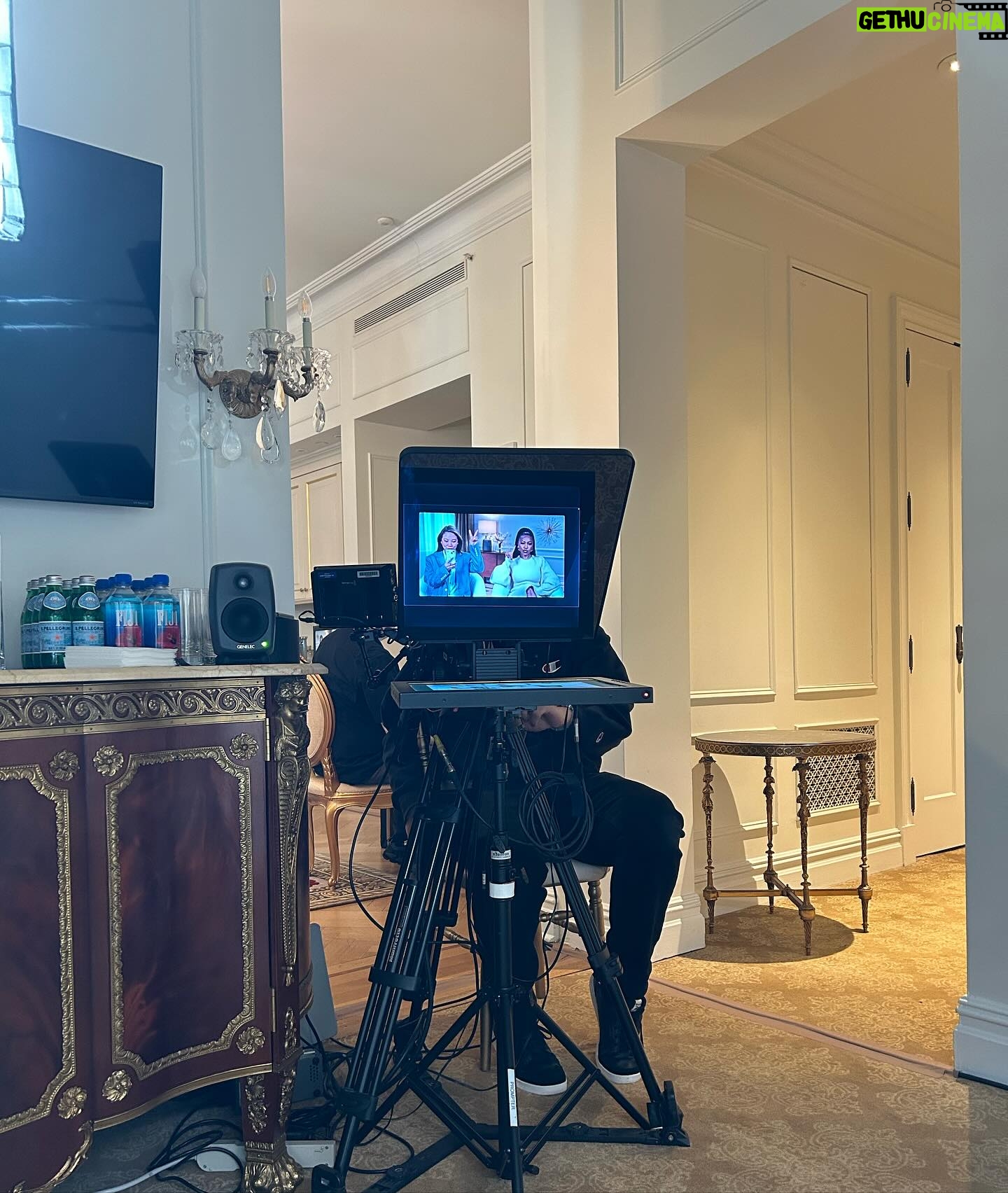 Ally Maki Instagram - It’s giving press! It’s giving mom! 🎀 #TheBigDoorPrize international junket day @appletv Wearing @sandroparis Styled x @cristinaehrlich @meg_galvin Glam x @gitabass @seijinyc @teamid