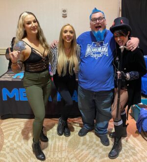 Allysin Kay Instagram - We were thisssss🤌🏼close to a Slugs reunion pic, just missing @chelseaagreen 😭

Thank you @officialwrestlecon! Meeting fans, getting to put Twitch handles to faces, and reuniting with friends that I haven’t seen in YEARS is what makes the chaos of these weekends worth it 🖤

I also live streamed Day 2 on my Twitch - You can still watch the replay! (Link in stories & bio)

10 pics is not enough to share everything from this weekend, so the rest are going on my Patreon for now.

Thank you, Philly!