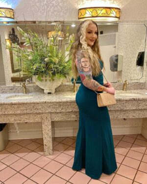 Allysin Kay Instagram - The closest any of us will ever get to Barbie World: The women’s bathroom at a club