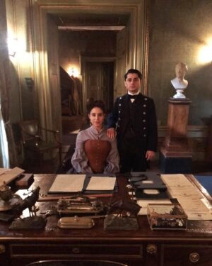 Almila Bağrıaçık Instagram - If AMARA & ZEKI traveled through time to take over the world… it might have looked like this - 4BLOCKS meets THE EMPRESS 

Just a little reminder - where you know us from 👌

#reunion #4blocks #theempress #netflix #rauandtaleb #almilabagriacik #bts #diekaiserin #♥️