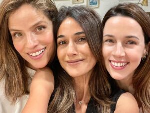 Alona Tal Instagram - חג חנוכה שמח. Happy Hanukkah.  May this Hanukkah we get a miracle and get our hostages back home  alive. #bringthemhomenow