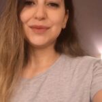 Alyaa Assaf Instagram - If you are suffering from hair loss , dandruff or you want to regrow your hair this is for you 🤍 All you need is : Peppermint oil Any carrier oil of your choice. Massage your scalp with any carrier oil of your choice then add 6-7 drops of peppermint oil to your scalp ( massage well). Apply it overnight before you wash your hair 2-3 times a week . Note : peppermint oil is not to be used without any carrier oil because using it alone might (harm) your scalp Please : eat well , sleep well , drink water and take vitamins . Reminder : you are beautiful in all your ways ❤️ Thank u @youssraelgamal 😘