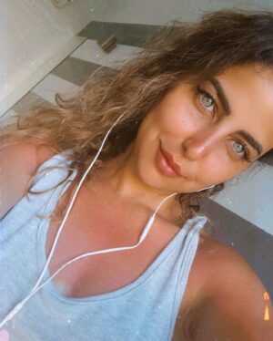 Alyaa Assaf Instagram - Tanned enough ?! 🍑🙊