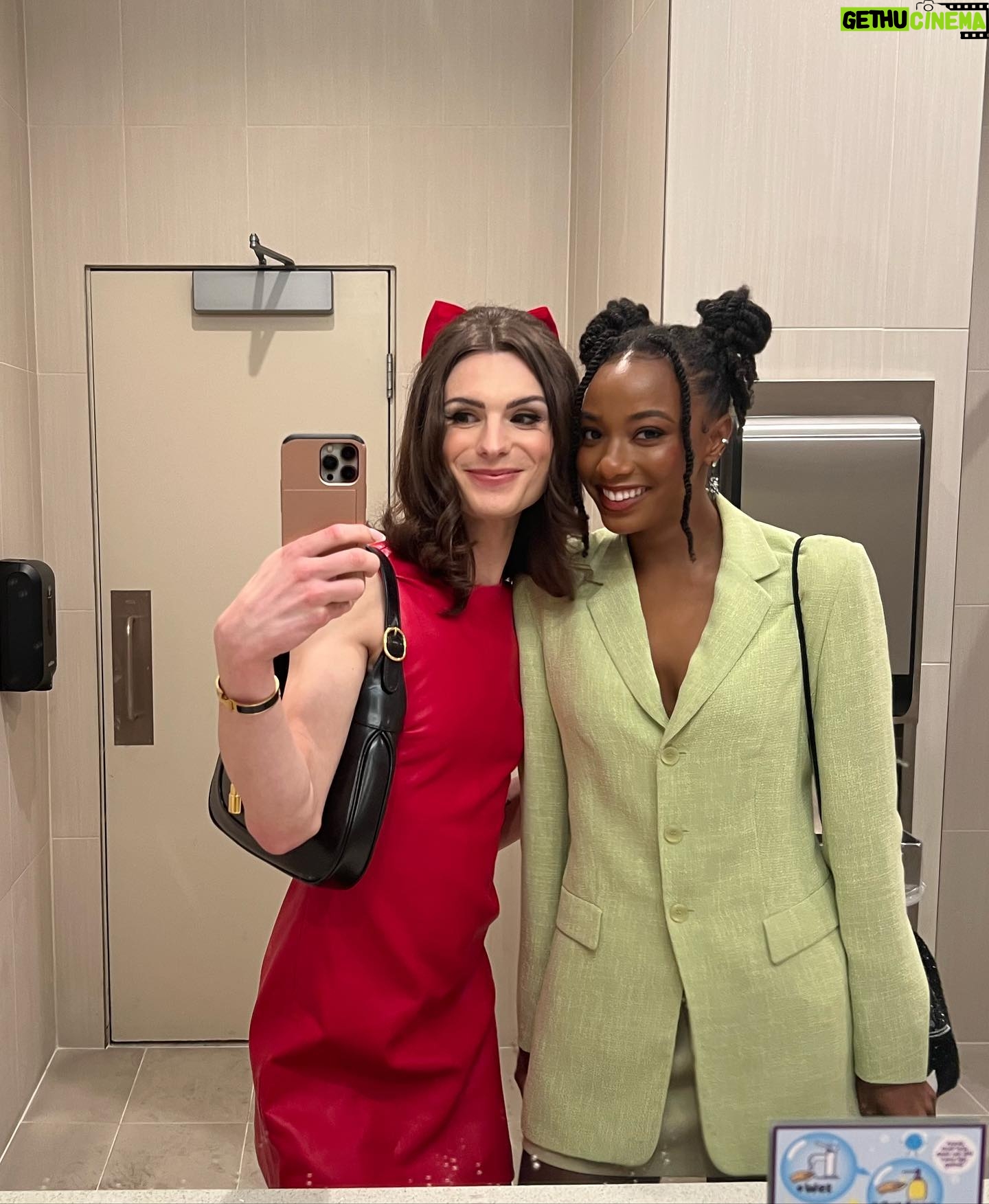 Alyah Chanelle Scott Instagram - I could write a book on how much working on this show with these people meant to me, but I’ll spare you all a long caption. It was great. first 3 episodes of @rebootonhulu are streaming now on @hulu ! go watch them ! NOW ! thank you, @stevelevitan & @carrie_rachel 🖤
