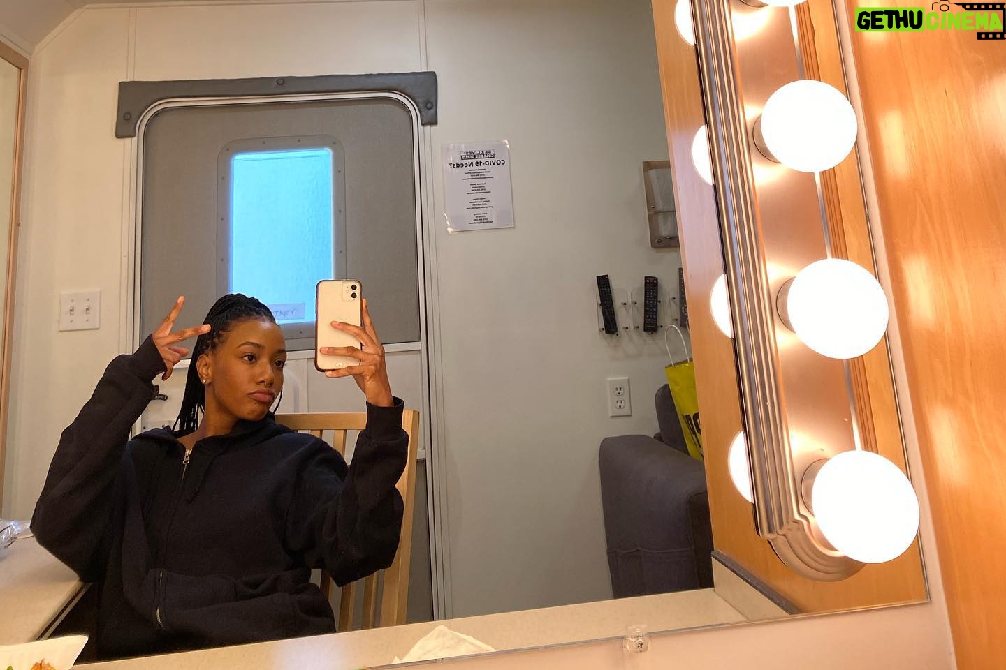 Alyah Chanelle Scott Instagram - Let this post serve as your reminder to go rewatch Sister Act 2: Back in the Habit. Happy Black History Year.