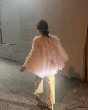 Alyssa Diaz Instagram - Taste the rainbow 🌈🪩 #golddelight #Fridaynight #laartsdistrict 📸👘 @ritaghanimela