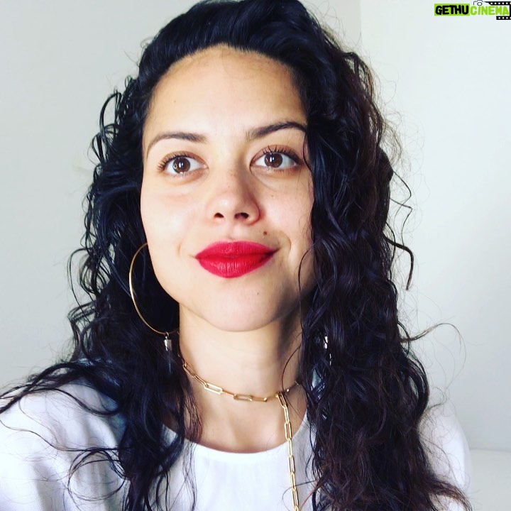 Alyssa Diaz Instagram - Congrats on @therookieabc @eone_tv season 3 renewal! Thank you to all the fans who have been loyal to the show. It’s been a treat to hear how much you have been enjoying the show. We couldn’t make it this far without you tuning in. So thank you thank you thank you!