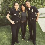 Alyssa Diaz Instagram - Tonight @karendavidofficial and I spar as she’s pushes Lopez to her edge! Happy Easter everyone and I hope you check out @therookieabc tonight. Btw- how are you celebrating your holiday today during the quarantine? #creative #inside #family #love #easter #passover #connection