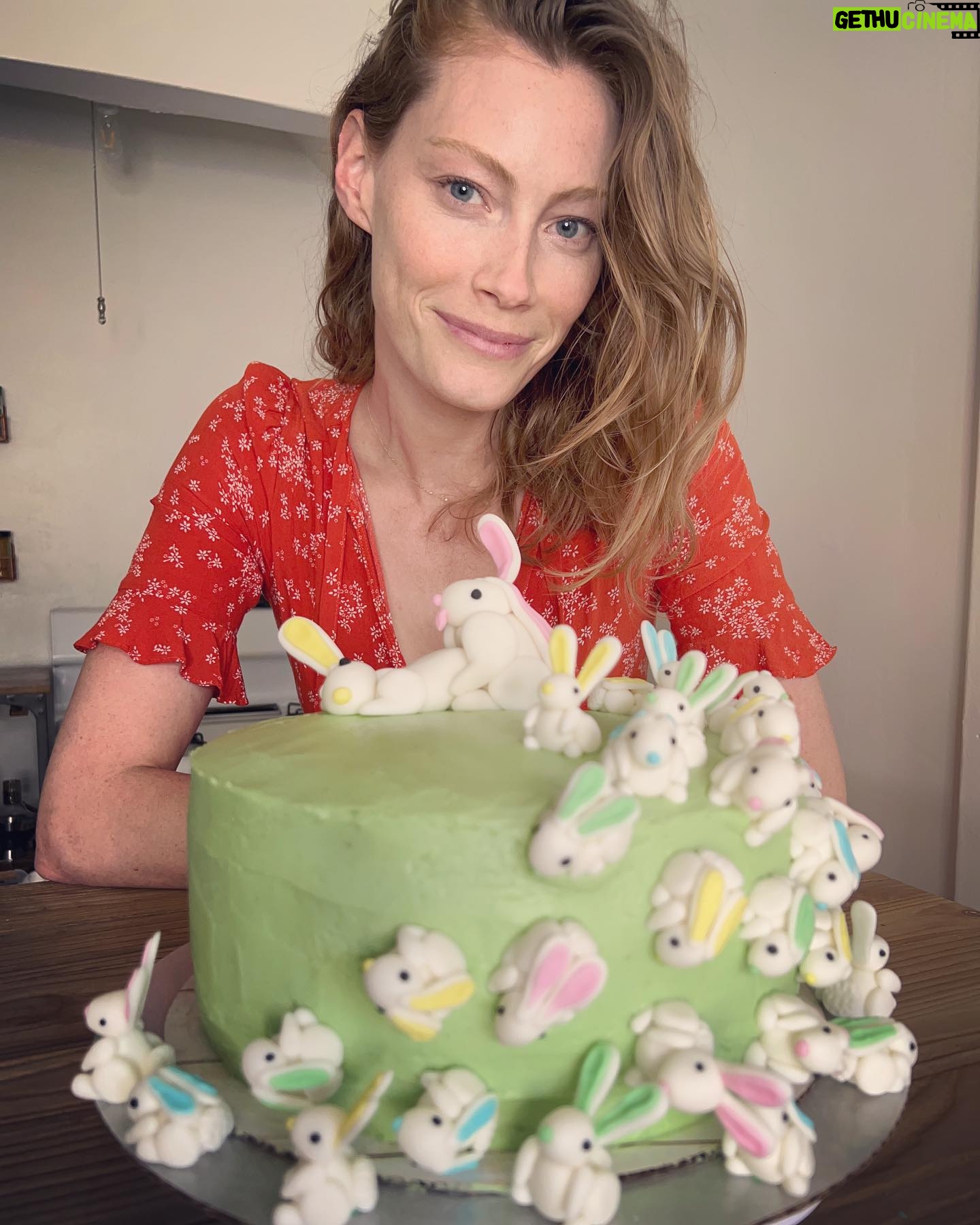 Alyssa Sutherland - 18.5K Likes - Happy Easter! #NewLife
