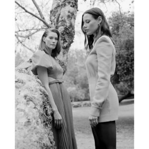 Alyssa Sutherland Instagram - Not too shabby for a coupla #bananabenders. Check out our @nytimes article at the link in my bio. 📷 @amandahakan 

#EvilDeadRise