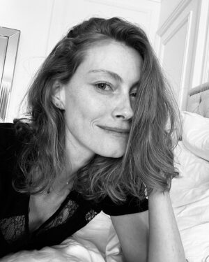 Alyssa Sutherland Instagram - Happy Tuesday! 😊