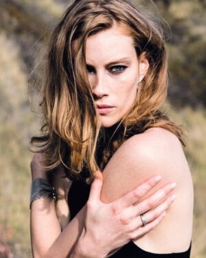 Alyssa Sutherland Instagram - One from the archives with mitchellmccormack