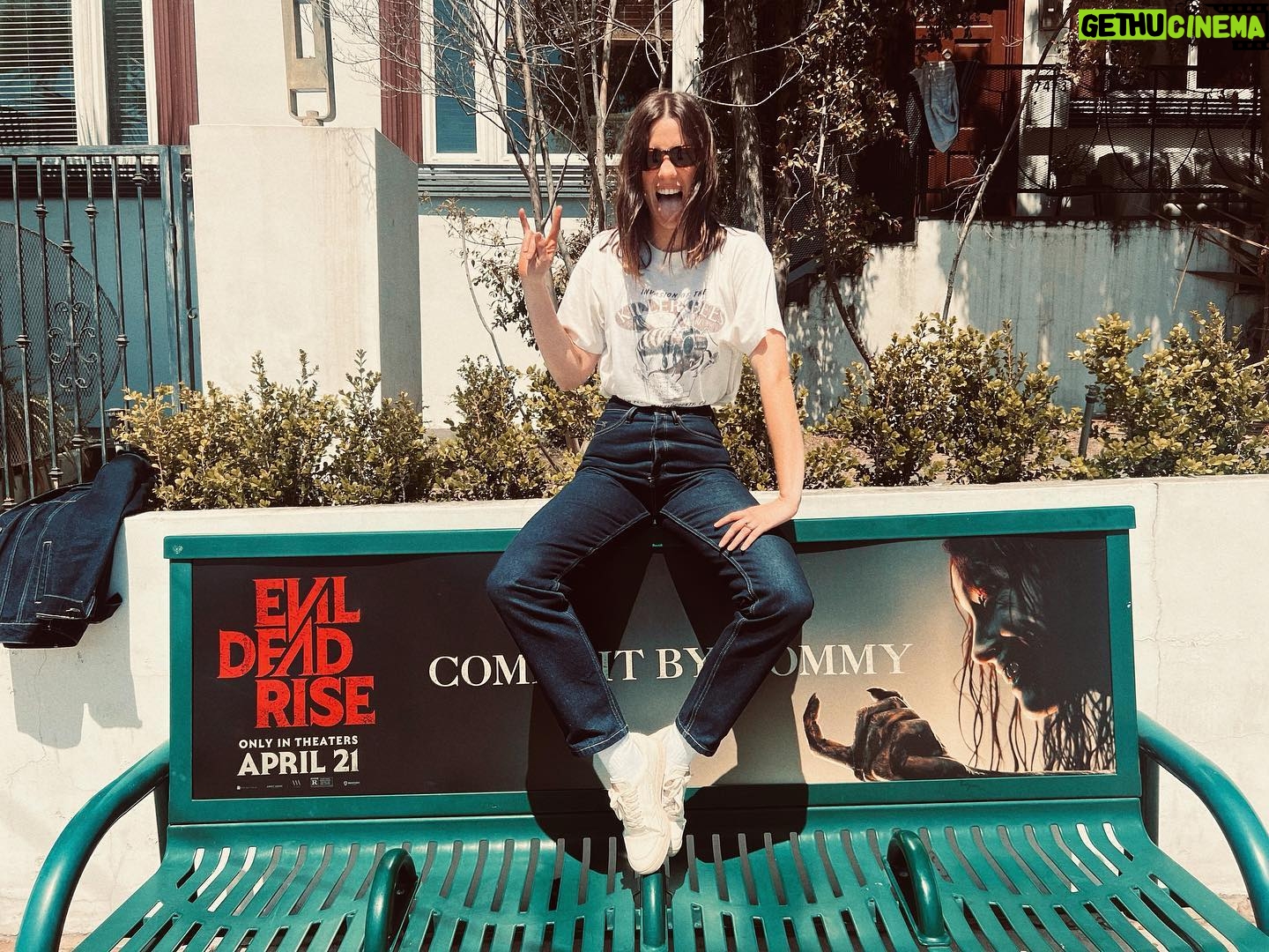 Alyssa Sutherland Instagram - Trauma bonding with my #evildead sisters. We’ll be sending the therapy bills @wbpictures @evildead @therealalyssas @janeclevy