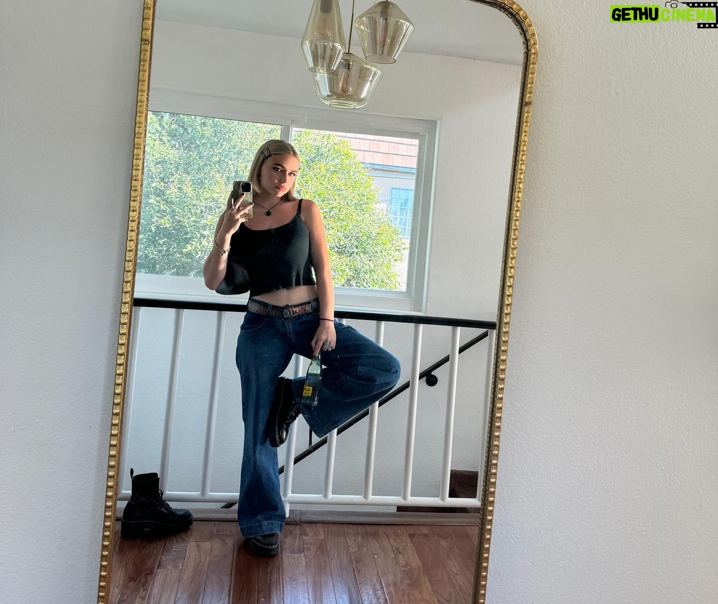 Alyvia Alyn Lind Instagram - a dump where a dump is due pt. 2