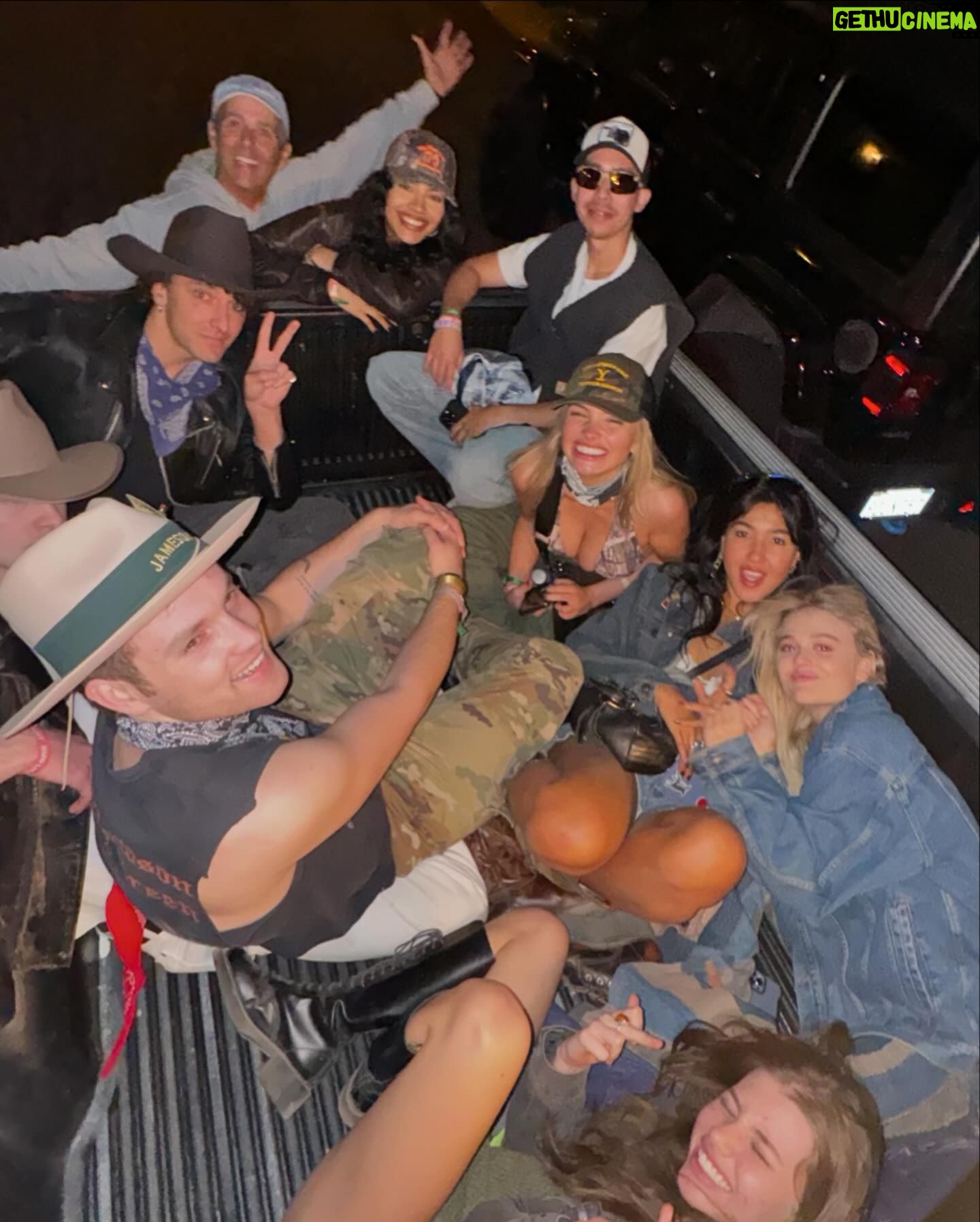 Alyvia Alyn Lind Instagram - saw willie nelson and the beach boys live, and ate way too much popcorn. successful first @stagecoach !!! @cookiepop_candypop