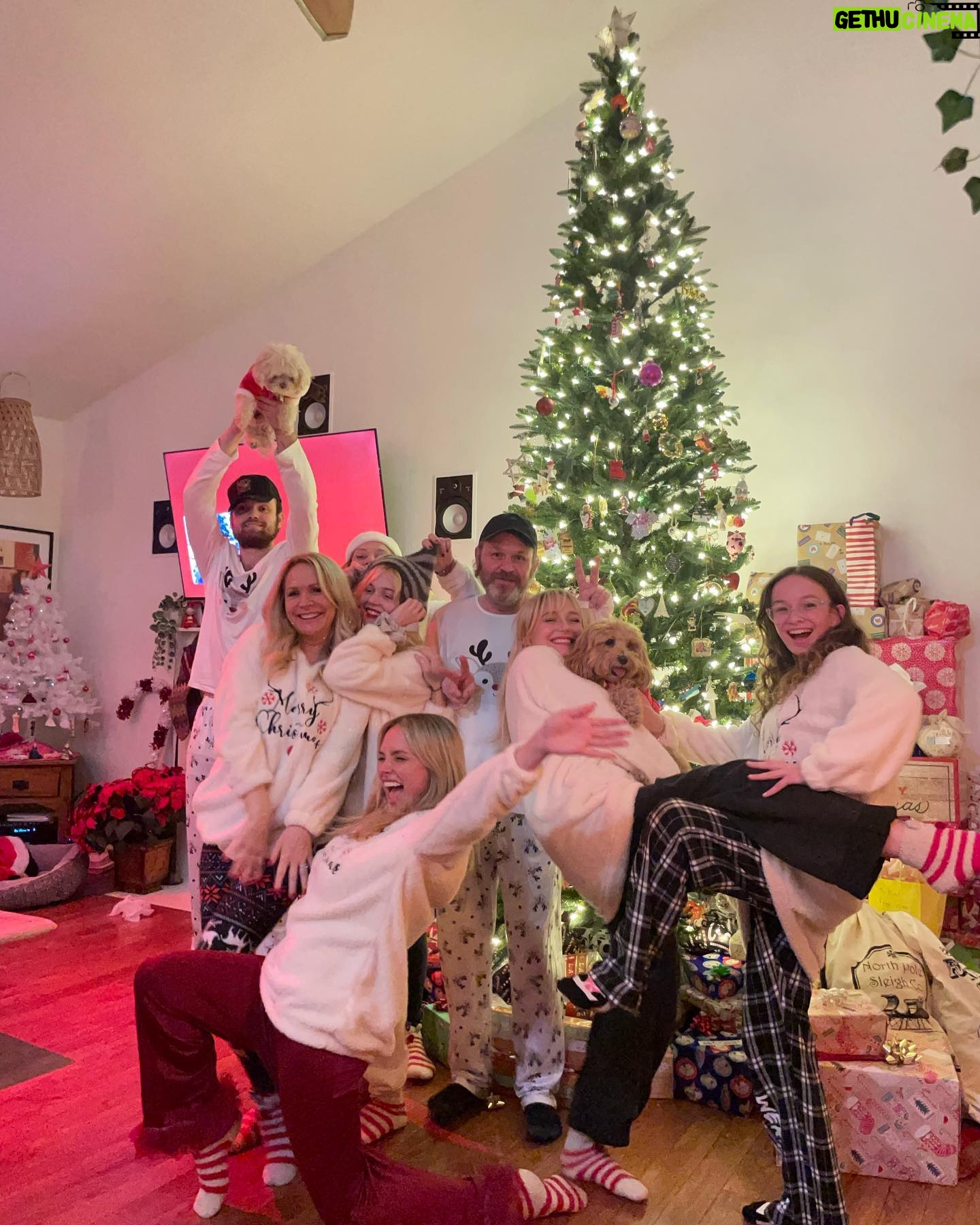 Alyvia Alyn Lind - 52.6K Likes - tis the season !