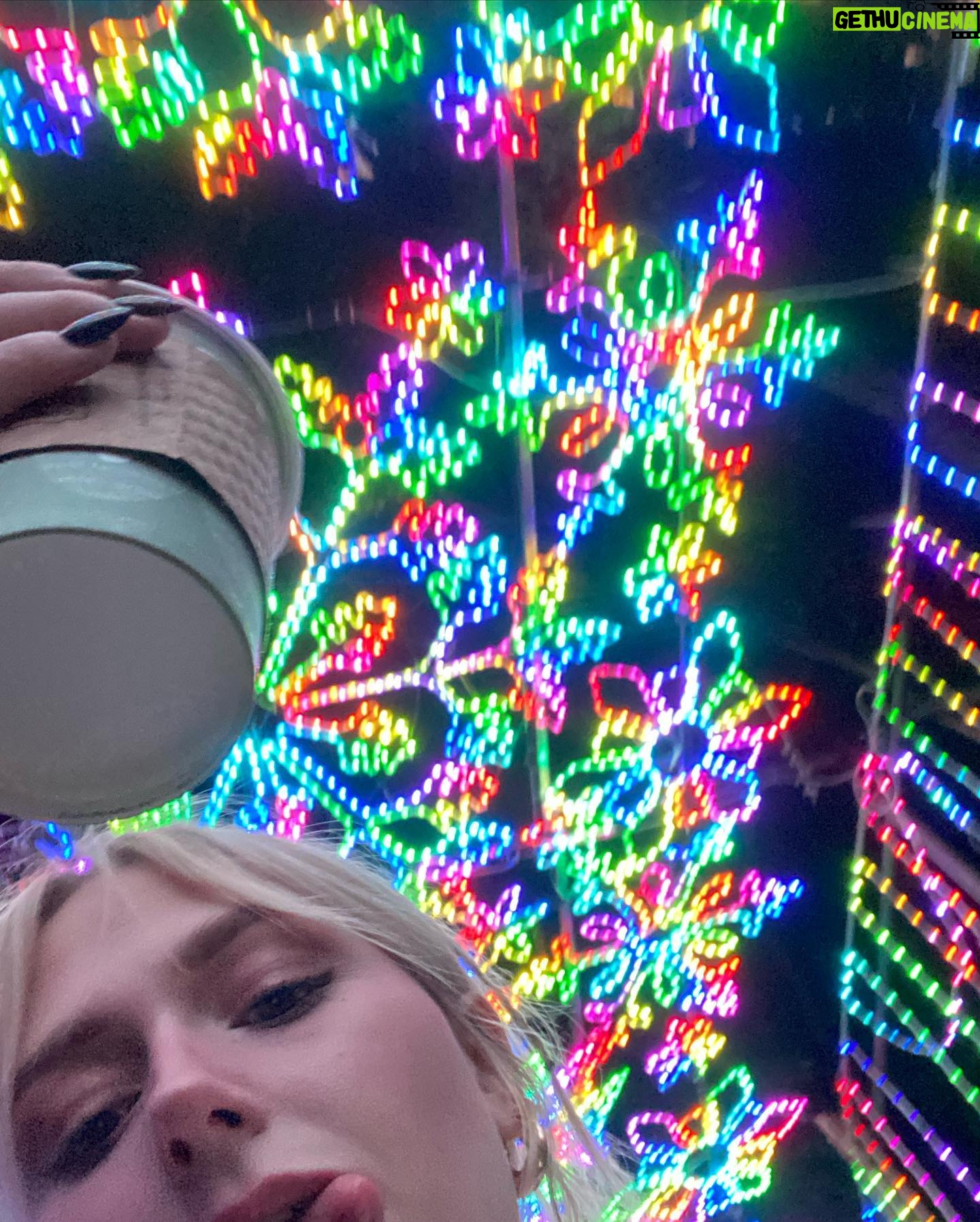 Alyvia Alyn Lind - 52.6K Likes - tis the season !