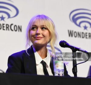 Alyvia Alyn Lind Instagram - @wondercon day 2 with my chucky fam 🔪🩸