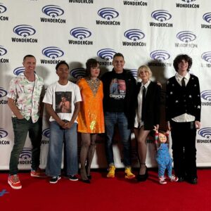 Alyvia Alyn Lind Instagram - @wondercon day 2 with my chucky fam 🔪🩸