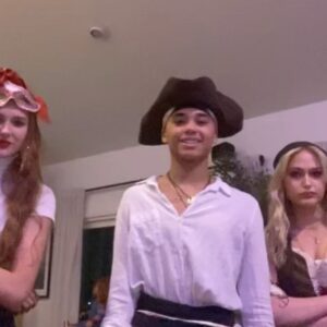 Alyvia Alyn Lind Instagram - halloweekend matey 🏴‍☠️🎃