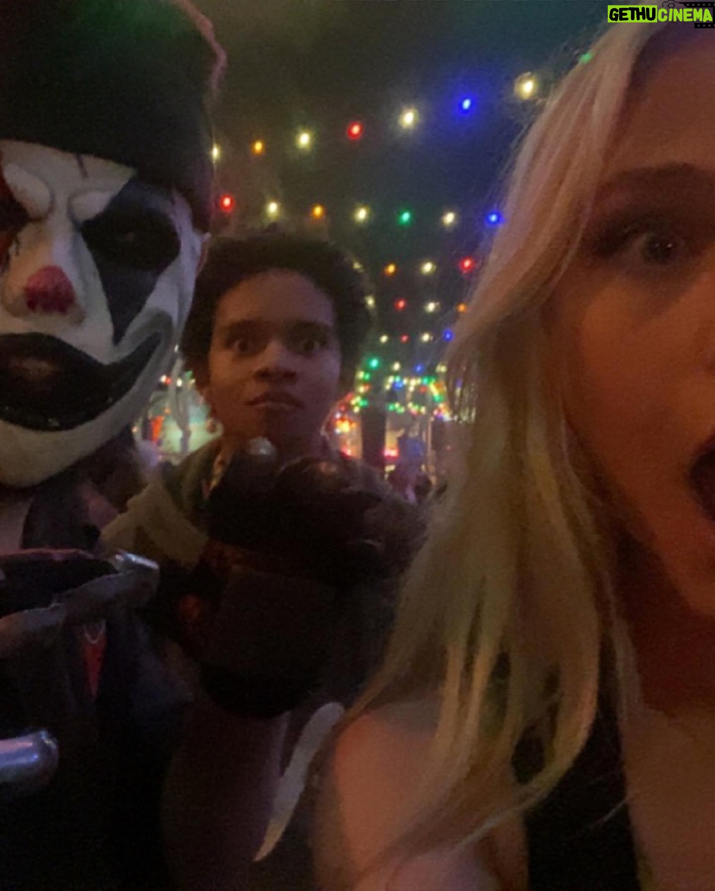 Alyvia Alyn Lind - 60.1K Likes - thanks for having us @knottsscaryfarm ! (caution last picture is cursed)