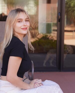 Alyvia Alyn Lind Instagram - the most magical relaxing weekend @redmtnresort