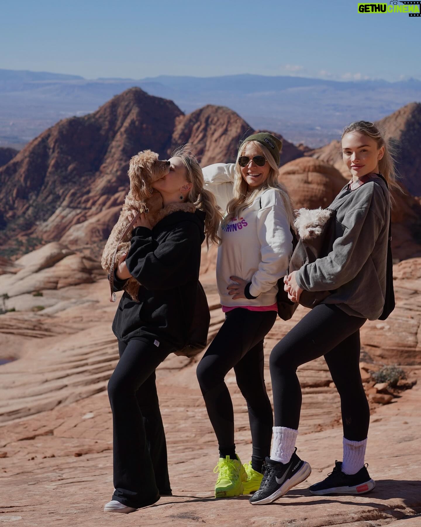 Alyvia Alyn Lind - 39.4K Likes - the most magical relaxing weekend @redmtnresort