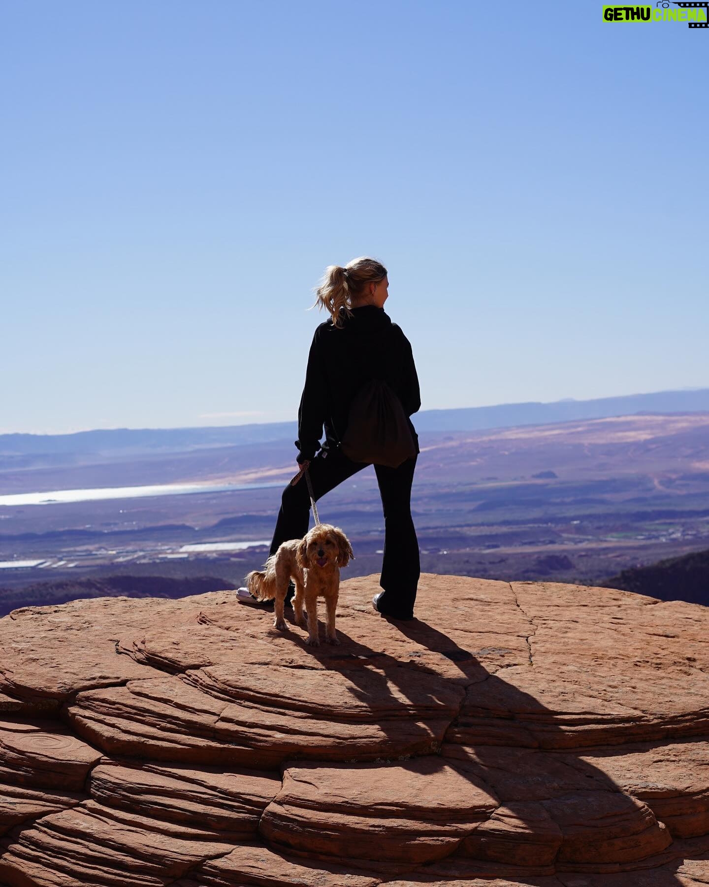 Alyvia Alyn Lind - 39.4K Likes - the most magical relaxing weekend @redmtnresort