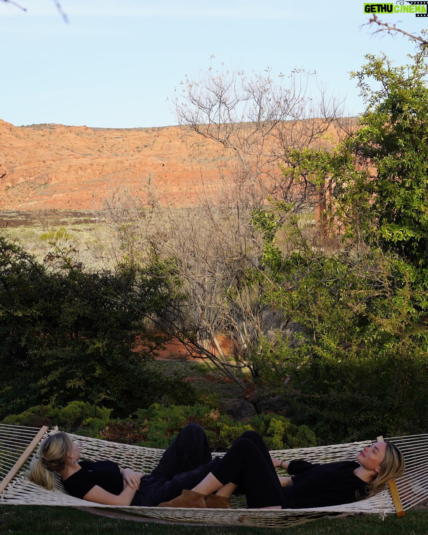 Alyvia Alyn Lind - 39.4K Likes - the most magical relaxing weekend @redmtnresort