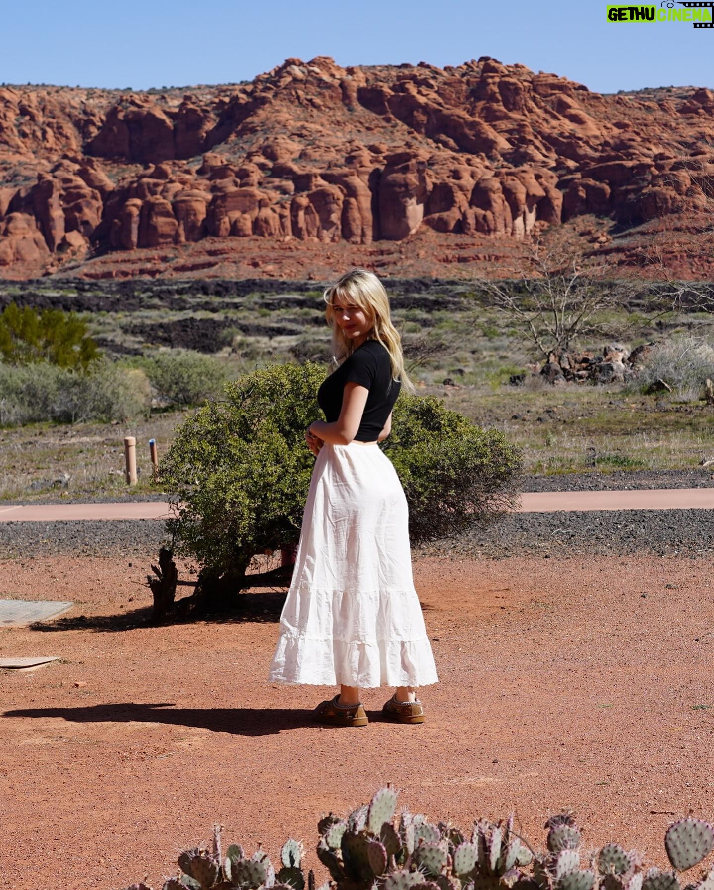 Alyvia Alyn Lind - 39.4K Likes - the most magical relaxing weekend @redmtnresort