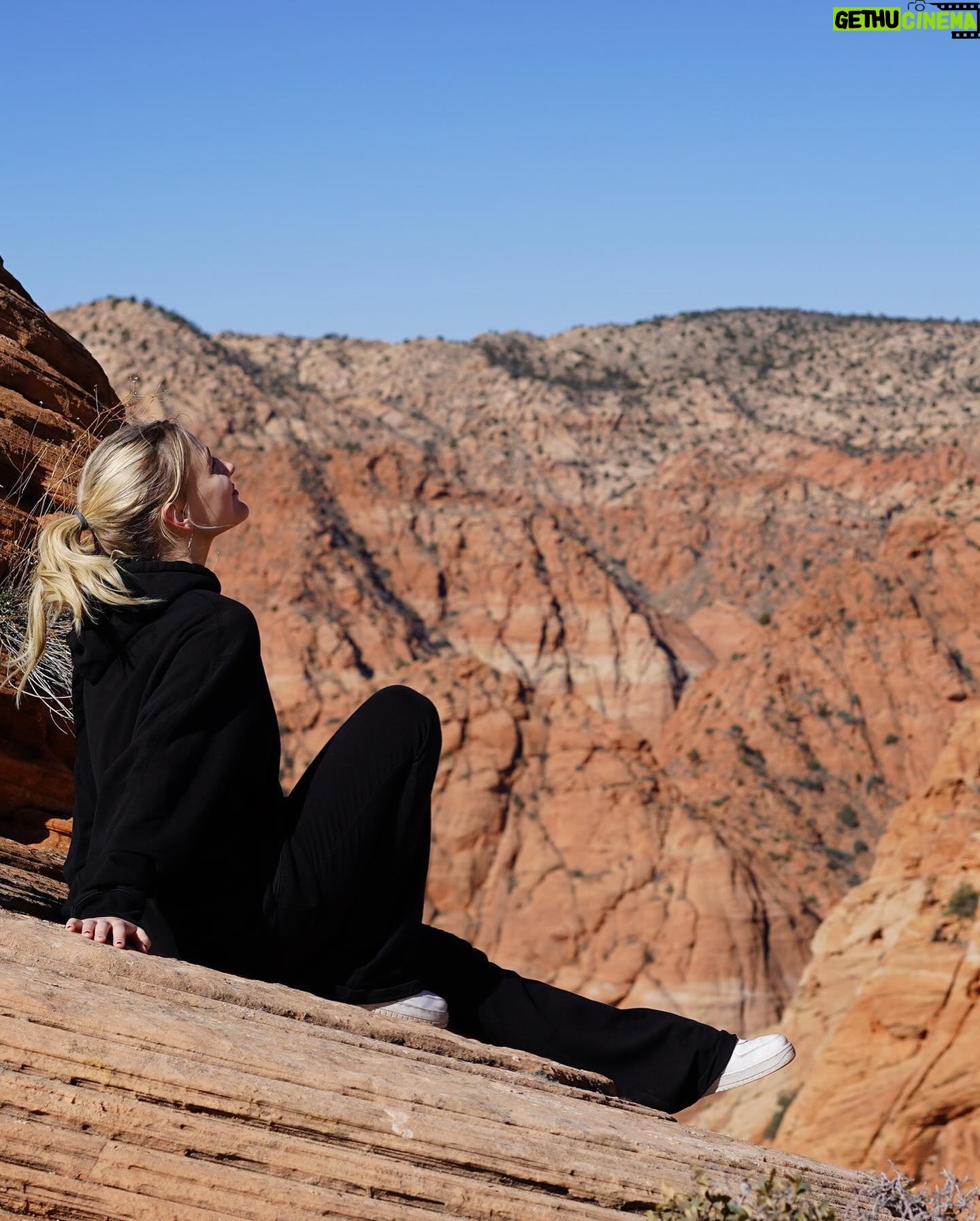 Alyvia Alyn Lind - 39.4K Likes - the most magical relaxing weekend @redmtnresort