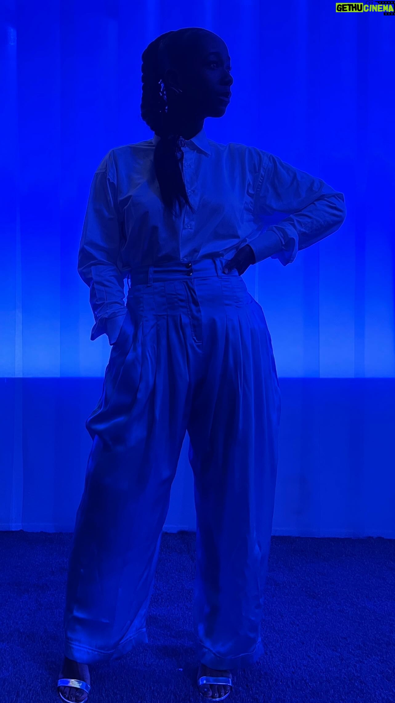 Ama K. Abebrese Instagram - The Moncler ‘The Art of Genius’ Multisensory experience. 🪁 #monclergenius #lfw . . Shirt: @endswithns_official Trousers: @abohemianwolf Hair: @joshhairandbeauty Styled by @marian_kwei @blackprgroup