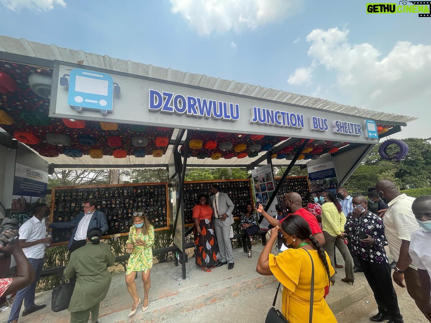 Ama K. Abebrese Instagram - At the launch of @mckingtorchafrica bus shelter project. Accra’s first public bus shelter made from recycled and upcycled plastic waste collected from the streets and beaches of Accra and powered by solar. Located at Dzorwulu Junction traffic lights. Sponsored by @geodrill.gh ✨ #streetsofaccra #sustainability #theshelterprojectaccra