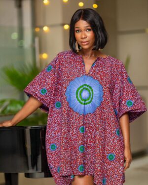 Ama K. Abebrese Instagram - Blessed beyond measure. It is indeed all glory to God. Wishing you all peace , love and joy this Christmas season 🙏🏾✨✨

📸 @twinsdntbeg