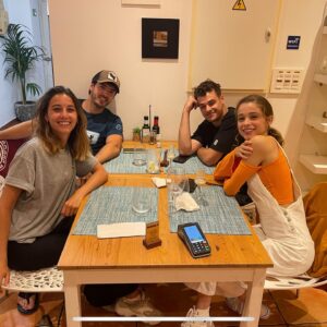 Amaia Aberasturi Instagram - ¿Ya habéis hecho maratón de la segunda temporada? Si no… ya tenéis plan para este fin de semana 😝
Gracias por vuestros comentarios tan bonitos 🫶🏽