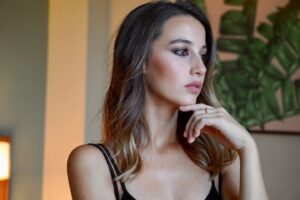 Amaia Aberasturi Instagram - 🌸

@guerlain by @natalia_natalita 
For @tousjewelry