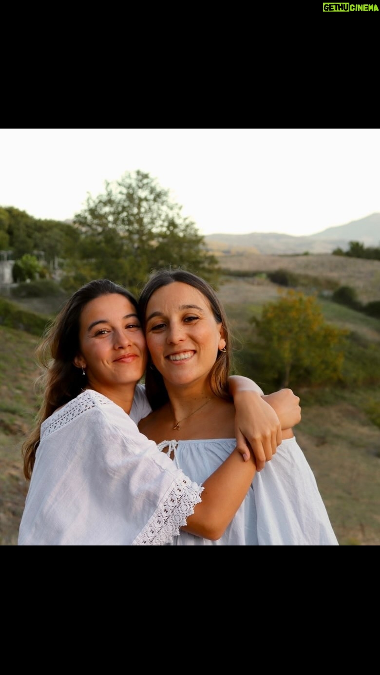 Amaia Aberasturi Instagram - Waiting for Luka… ⏰ Ayyyyy qué ilusión me hace ser tía!! ya le he prometido ser la tía molona 😂🥰 Por cierto, ya he perdido la porra de la fecha, pero todo bien! Jajajaja @irune.aberasturi #sisterlove