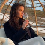Amaia Aberasturi Instagram - Increible fin de semana en colaboración con champagne @ghmumm #publi Nos despedimos de la nieve de la mejor manera posible. Disfruta de un consumo responsable 12.5º No compartir con menores de 18 años