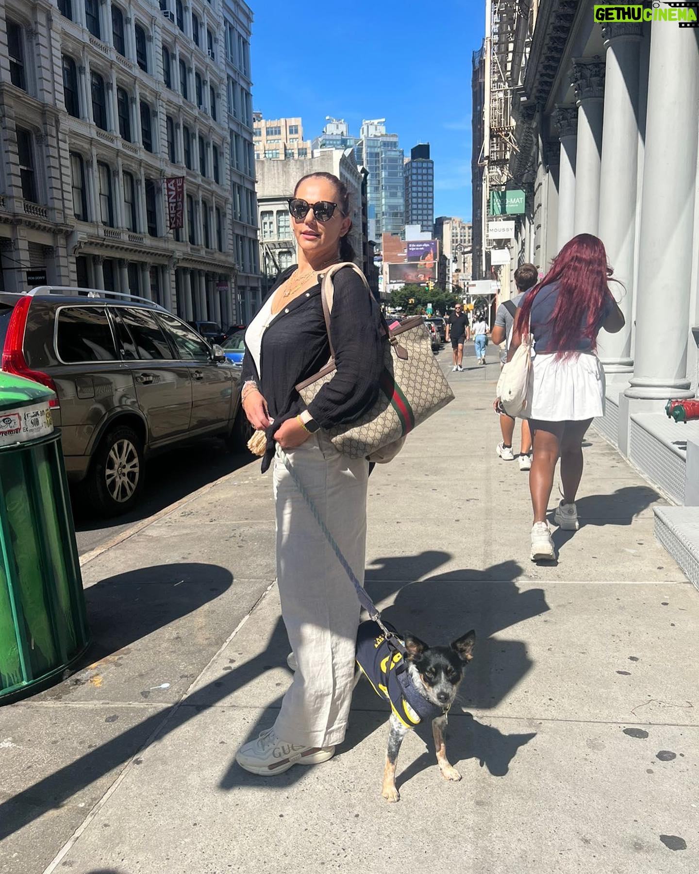 Amairani - 2.1K Likes - Detrás de una gran mujer, siempre hay un buen par de alas 🙌🏻 #asi