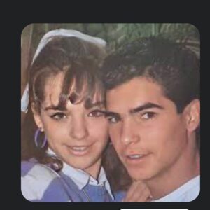 Amairani Instagram - El tiempo ⏱️ no pasa !!!! @armandoaraiza #dulcedesafio