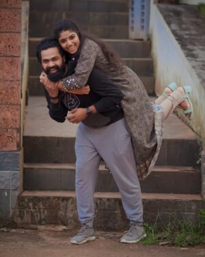 Amala Gireesan Instagram - ❤️❤️❤️

#mine #forever #love #alwaysandforever