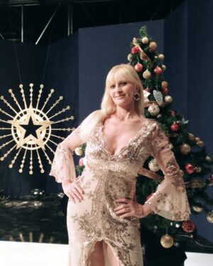Amalia González Instagram - Tremendo mi vestido de gala de @donatella.marcelabruno Donatella 💎