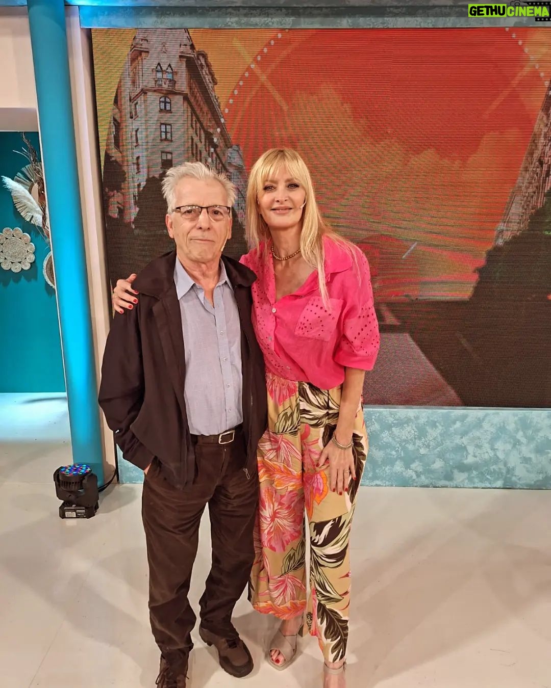 Amalia González - 412 Likes - Gran actor, fuerte personalidad, polémico, inteligente...@gerardoromanooficial 👏🏻👏🏻👏🏻
Gracias por visitarnos, Gerardo!!!
@empezareldiaoki
Mi look @lolaindianconcept 👗