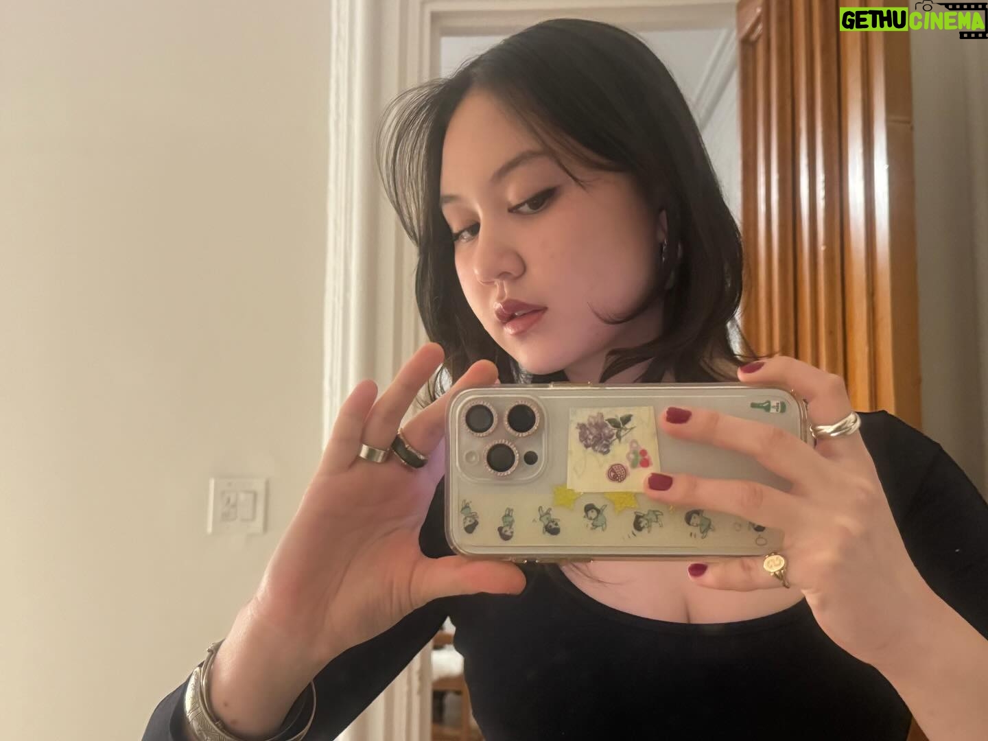 Amalia Yoo - 3.5K Likes - Is this thing on?