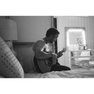 Amanda Crew Instagram - Mommy’s SOME OTHER WOMAN photo dump  Pt. 1

Sitting ducks 🐥🐥

The amount of hours trapped in this room with this monster 👹 listening to his garbage “music”

Head in the clouds ☁️🍄

JP, the most talented DP, giving me the death stare 👀

If you’re not directing barefoot on the beach, then are you really directing, brah? 🤠

New rock duo, Felton & Fox. ❤️‍🔥

👯‍♀️ with a literal sweetheart 💕

When father buys you a ukulele. Thx T. 

When father jumps high to feel alive because it’s 5am in the morning and you feel dead inside because you’ve been awake for 22,000 hours ☠️

Me at the end of too many night shoots, just trying to survive 🤡