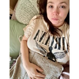 Amanda Fuller Instagram - I AM

#MoreThan1In10

This last weekend was life changing for me. I found myself in a community of people who not only know what Endometriosis is, but spend their lives dedicated to its advocacy. Remarkable specialists, educators, fellow #endowarrior💛’s. There is truly so much to unpack here. And I am now more passionate than ever to be a part of this radiant and significant community.

I kept saying all weekend that after my diagnostic surgery last year, I focused for a small time on my physical recovery, but then went back to ‘life’- being a mom, trying to restart my career etc…it wasn’t until this weekend that I really FACED my diagnosis. And gave myself the time to face what it all really means (and has meant for my entire life of suffering and fighting to be believed, or even just fighting to know what was wrong with me.) It’s a LOT. 

Now that I am facing it, I will never be able to turn away from it again. So consider this the beginning. Another new beginning. The beginning of a chapter where I dedicate all I can in my life to advocating for the education, exposure, resources for treatment and healing, legislation necessary, awareness and support of Endometriosis and all that this wayyyy too common disease effects. 

Honored to have been a very small part of your beautiful work and celebration @endofound , thank you deeply for having me.

Special thank you to @seckinmd and Dr. Amanda Chu (4th slide) for literally giving me the chance to begin again. And to @gettyimages for taking pictures to help me remember this beautiful evening.

Also shout out to my amazing stylist @akaamandafuller and killer hair & mu team @akaamandafuller 😏(…not too shabby ay?!)

1. Mama looking hawt on the red carpet at @endofound ‘s #BlossomBall 2. Mom and dad pretending to be influencers in the car ride there 3. The rock that is always by my side, especially when I need him most @matthewbryanfeld 
4. The surgical team that I owe it all to 5. Broadway star @hannahelless moving me to tears and goosebumps. Lyrics of these songs took on a whole new meaning in that room! What a BEAUTIFUL performance. 

(Caption too long! Not surprised. Continued in comments!)